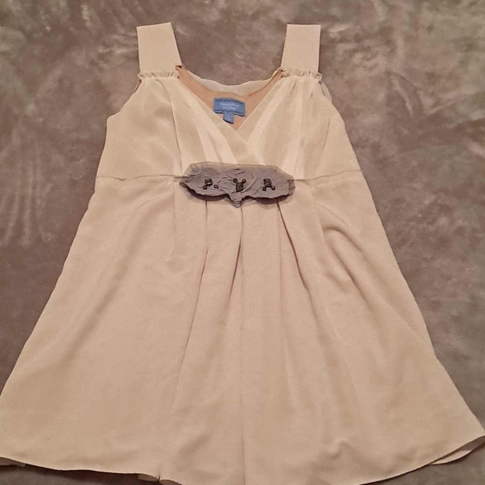 NWOT Simply Vera cream silky blouse